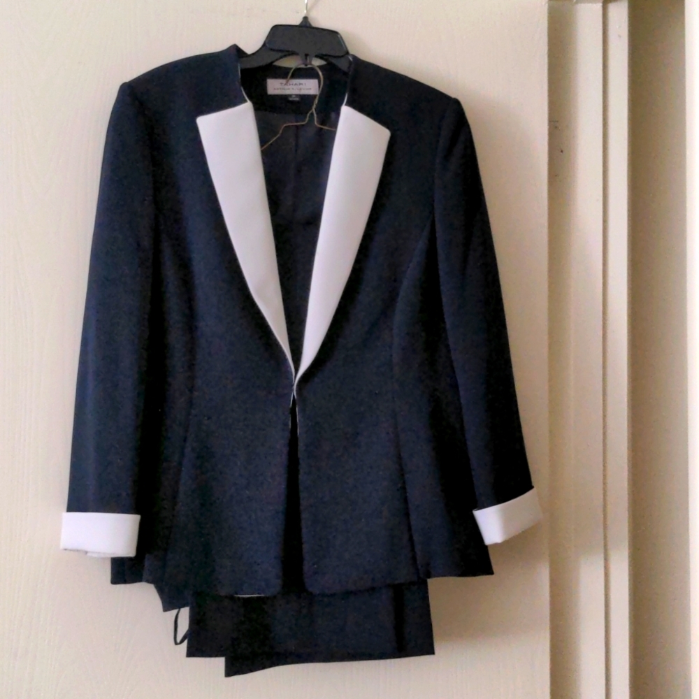 Ladies 2-pice Suit